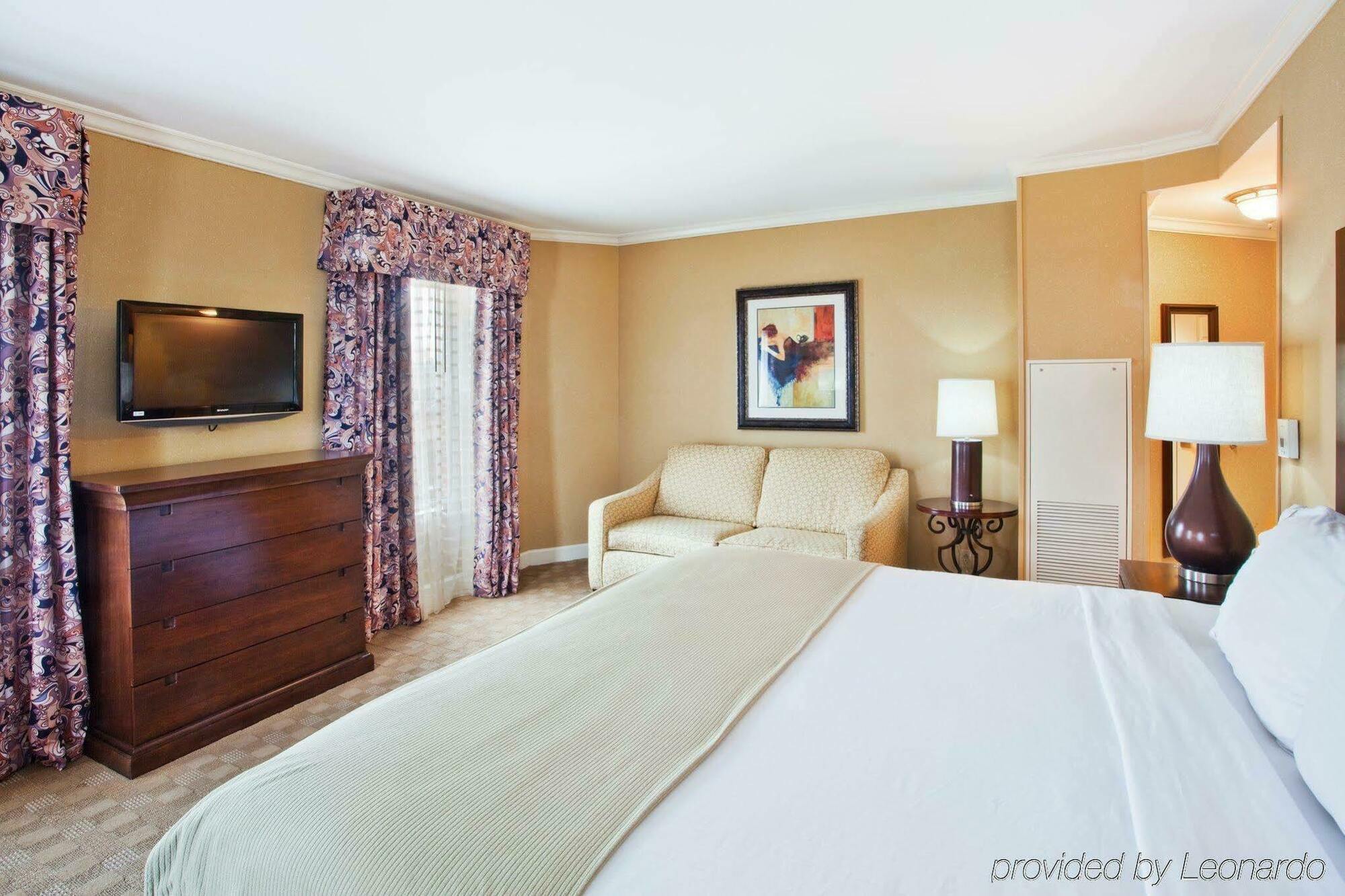 Holiday Inn Savannah Historic District By Ihg Экстерьер фото